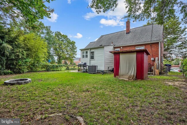 Building Photo - 1605 W Braddock Rd
