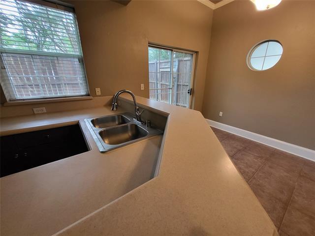 Building Photo - 1819 N Fitzhugh Ave