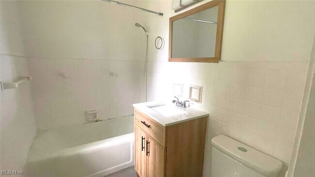 Building Photo - 2514 Sunset Blvd