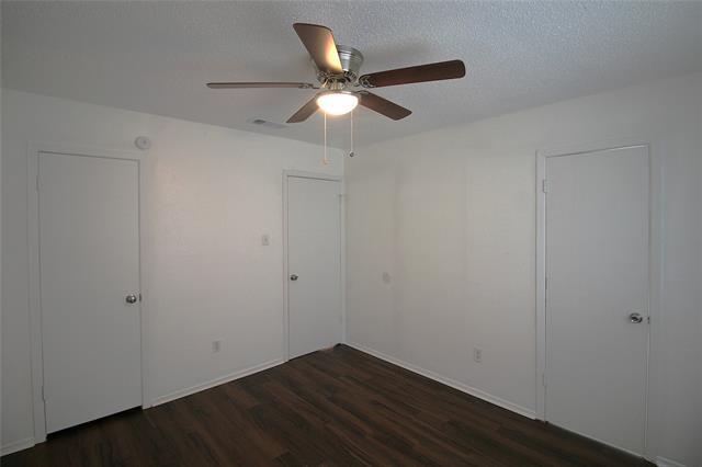 Building Photo - 2805 Meadow Park Dr