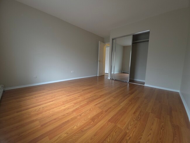 Building Photo - 412 E Bailey Rd