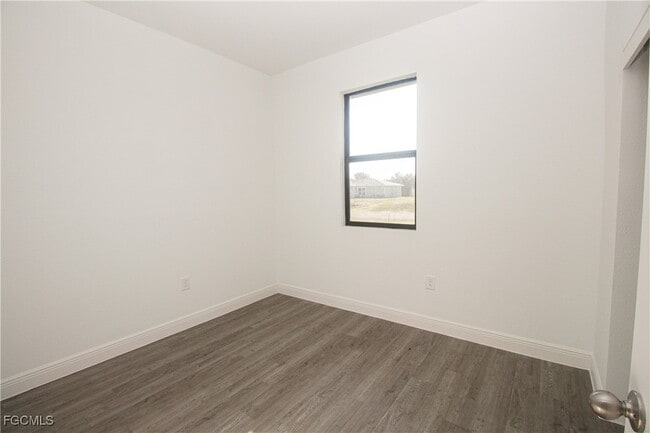 Building Photo - 1083 Calico St