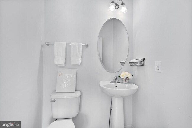 Building Photo - 22664 Amberjack Square