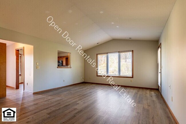 Building Photo - 1418 Lakehurst Dr