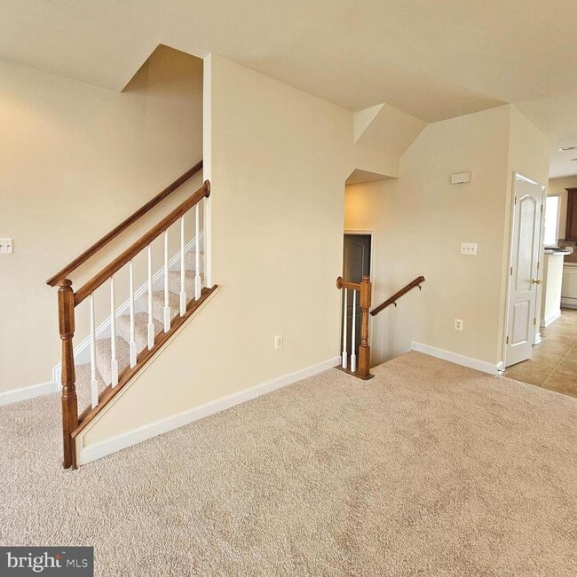 Building Photo - 725 Chevington Ct