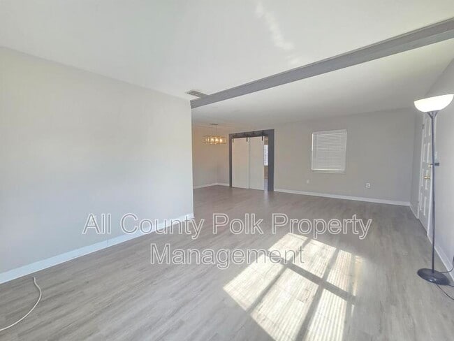 Building Photo - 602 SE 5th St