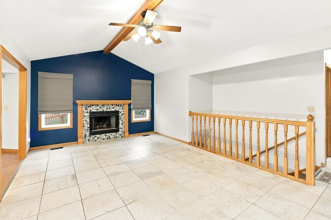 Building Photo - 3611 SW Red Hawk Ct