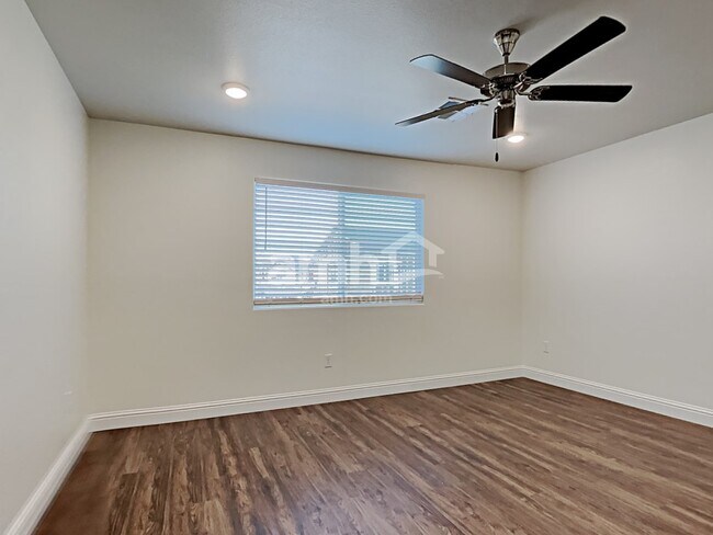 Building Photo - 716 Terrain Star Ave