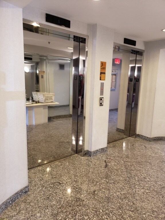 Building Photo - 500 Washington St