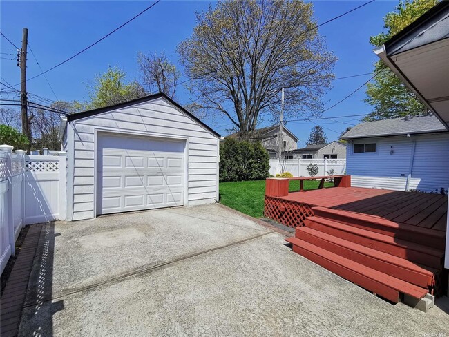 Building Photo - 1419 Apple Ln