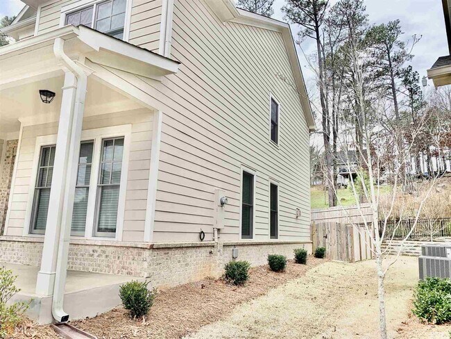 Building Photo - 516 Suwanee Park Terrace