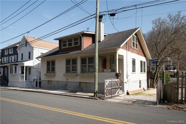 Building Photo - 351 Piermont Ave