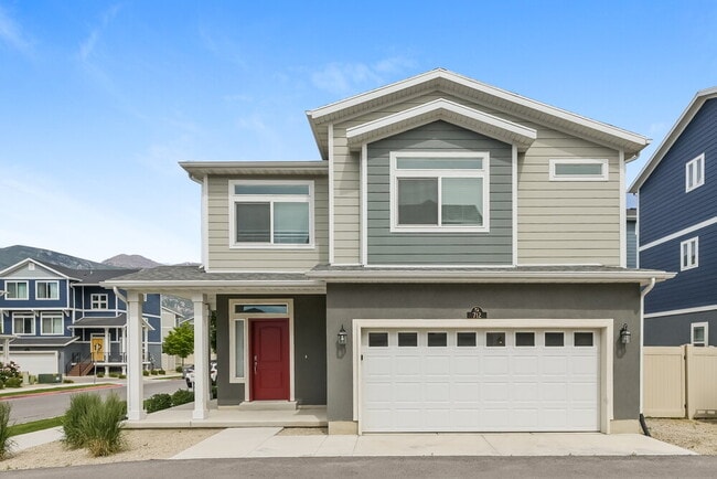 Building Photo - 712 E 380 S