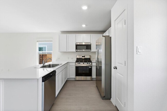 Building Photo - 331 Bugbee