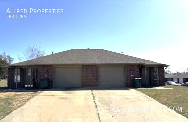 Primary Photo - 3-bedroom 2-bathroom duplex off of 15th St...
