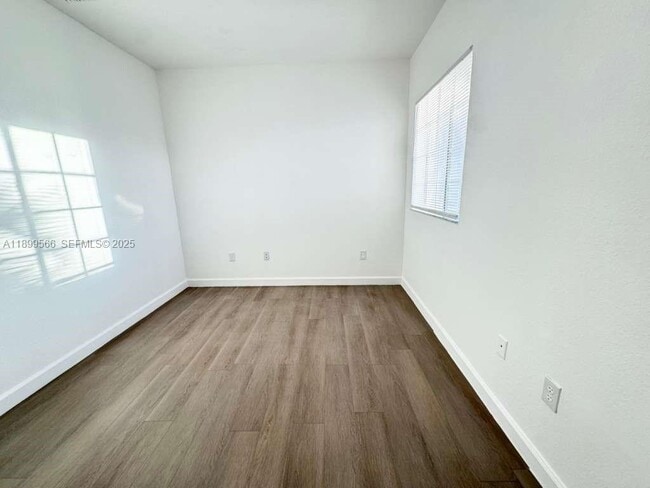 Building Photo - 2962 NW 35th Ave