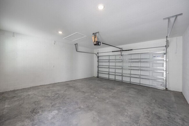 Building Photo - 2821 Fitness St
