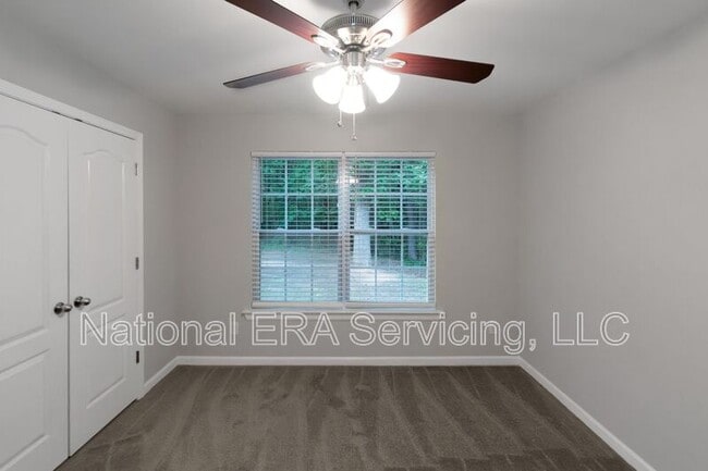 Building Photo - 121 Breckenridge Pointe