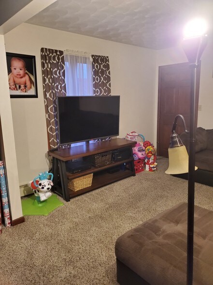 Building Photo - 225 S Webster Ave