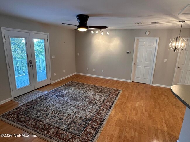 Building Photo - 310 7th St