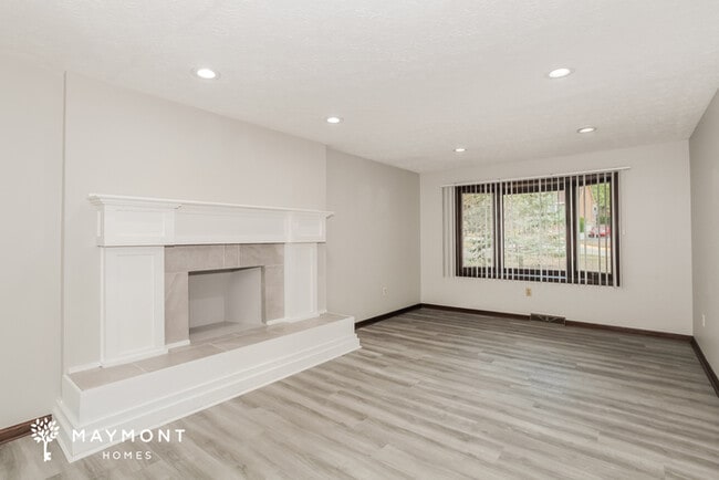 Building Photo - 3122 Edge Mar Dr