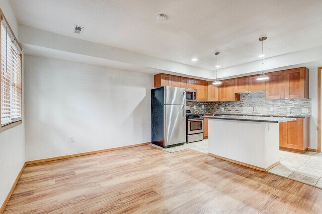 Building Photo - 2535 Spruce St