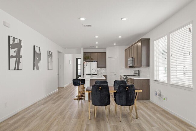 Building Photo - 7619 Rainflower Field Dr
