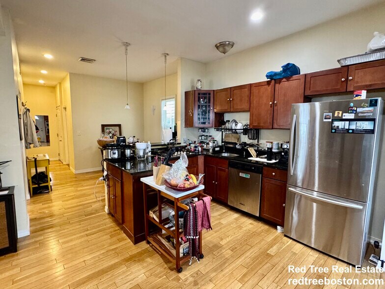 Building Photo - 22 Elmore St