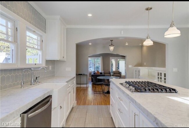 Building Photo - 3 br, 2 bath House - 221 N Berkeley Ave