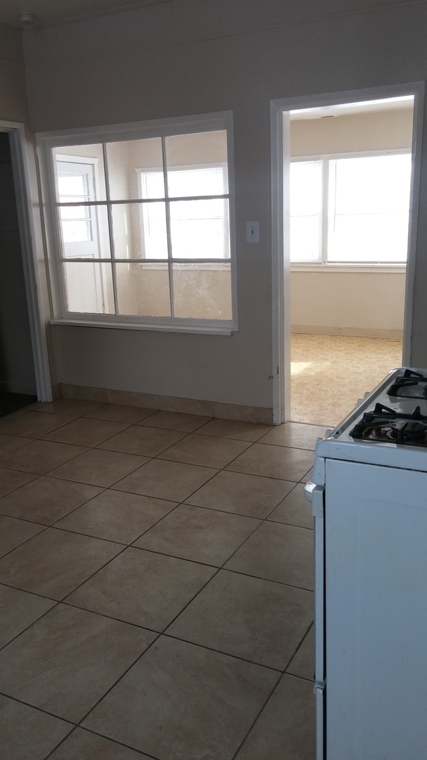 Building Photo - Charming 3 bed 1 bath House for rent in Sa...