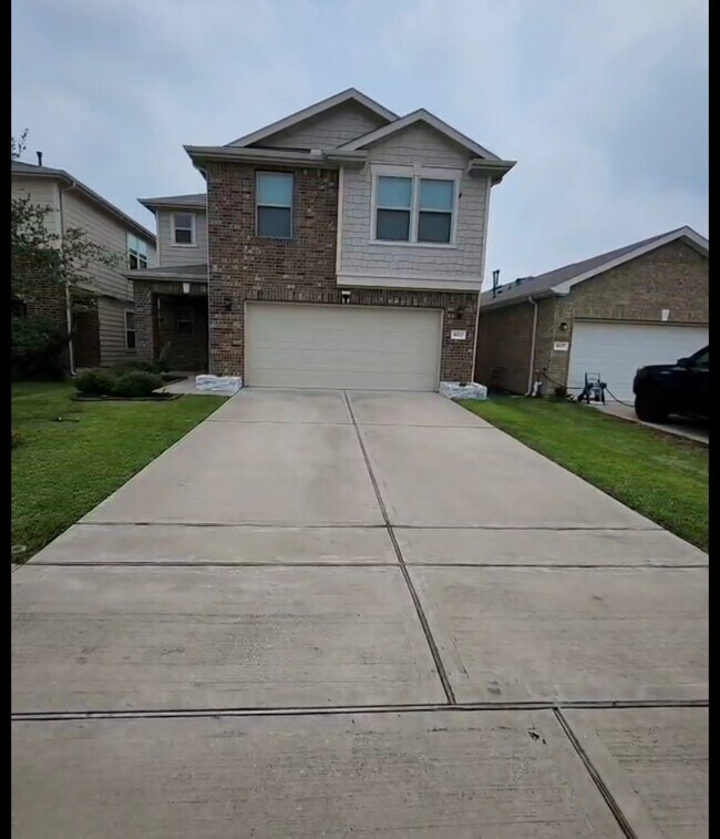 Primary Photo - 16623 Live Oak Canyon Dr