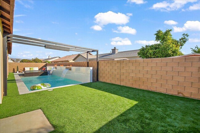 Building Photo - 47450 Manteca Ct