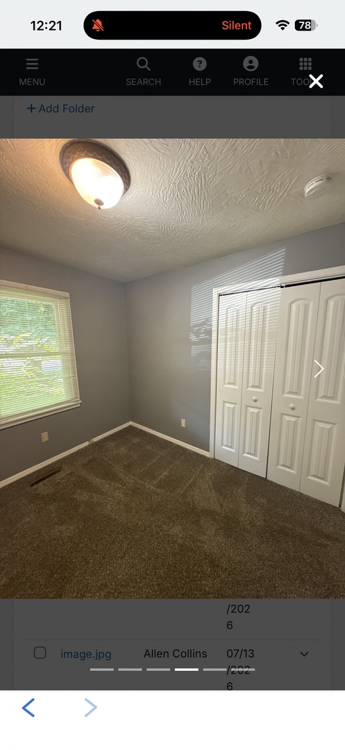 Building Photo - 3 bedroom 1.5 bath Available now!