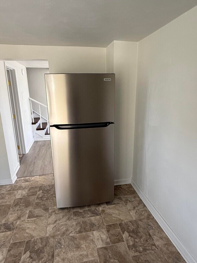 Building Photo - 2608 Dorchester Dr NW