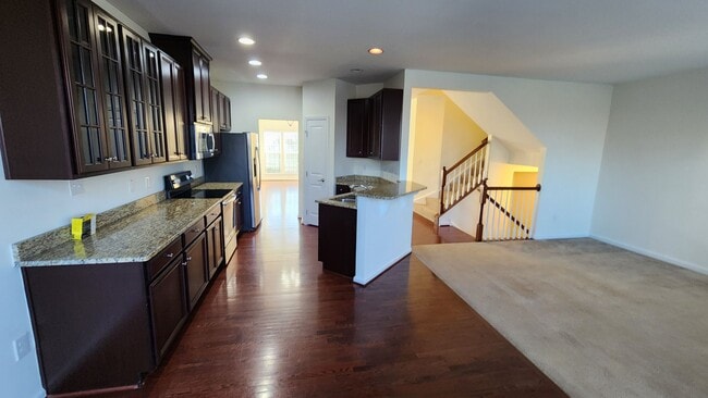 Building Photo - Spacious, Large, Luxury 3 Bedroom Townhouse in Hockessin, Delaware