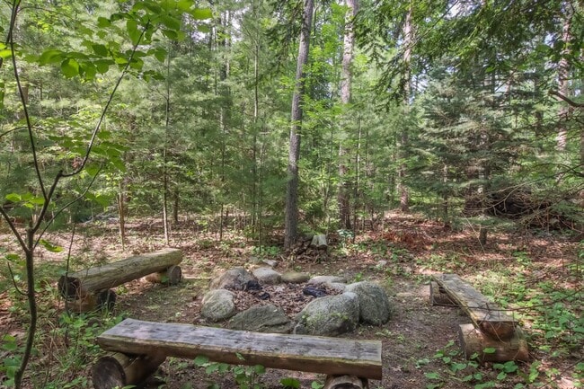 Building Photo - 2 Bedroom Extended Stay in Williamsburg with Low Off-Season Rates!