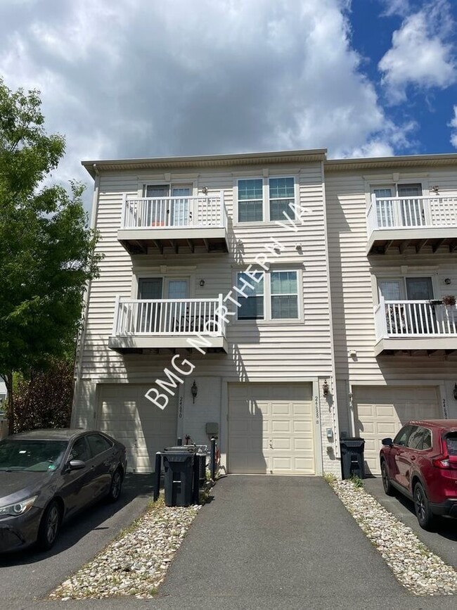 Building Photo - 24688 Hutchinson Farm Dr