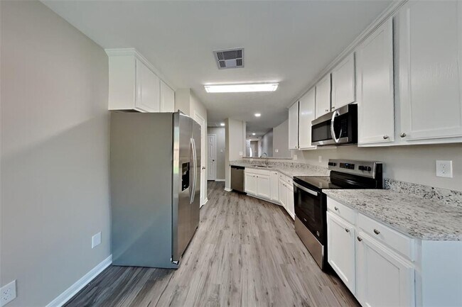 Building Photo - 26903 Regency Pines Dr