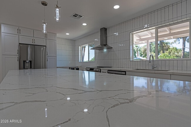 Building Photo - 3035 E Heatherbrae Dr