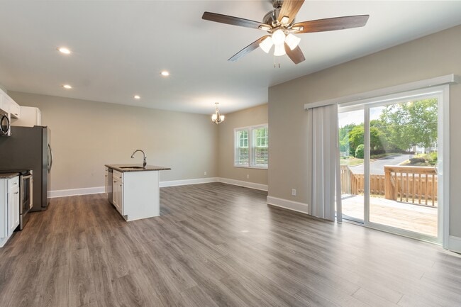 Building Photo - 830 Ducks Lndg