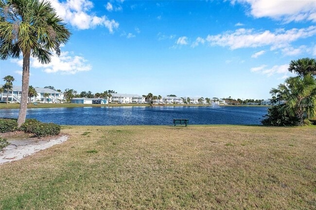 Building Photo - 108 Pompano Dr SE