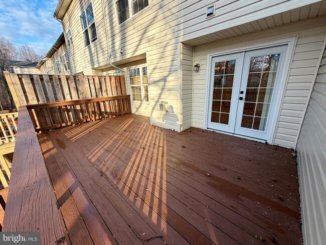 Building Photo - 540 Bridgeport Pl