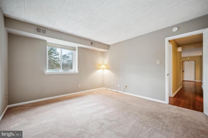 Building Photo - 70 Le Forge Ct