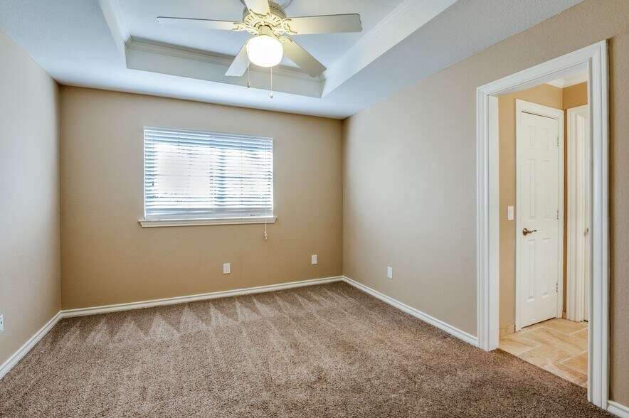 Building Photo - 3205 Ridge Cir