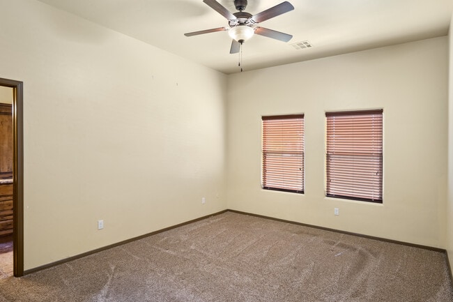 Building Photo - 3950 Agua De Vida Dr