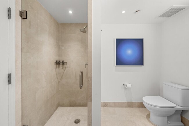Building Photo - 4401 Collins Ave