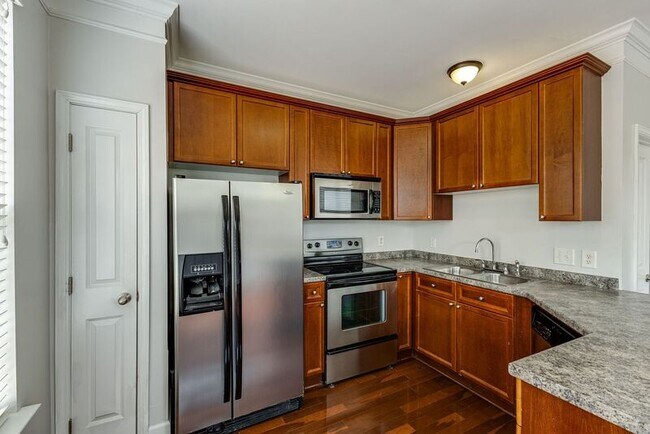 Building Photo - 531 St Jules Ln
