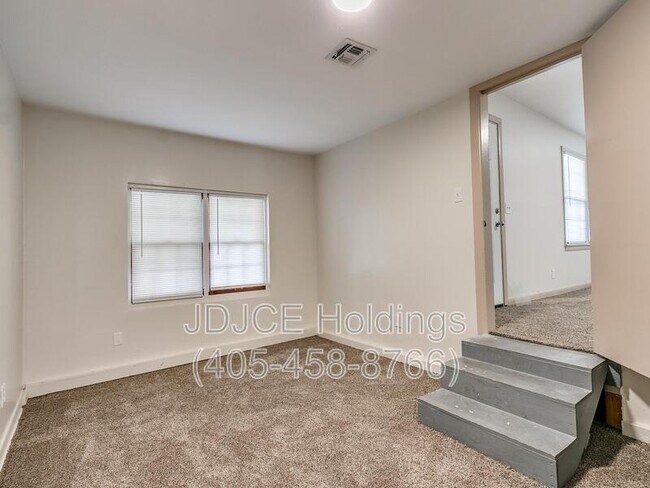 Building Photo - 901 Stansell Dr