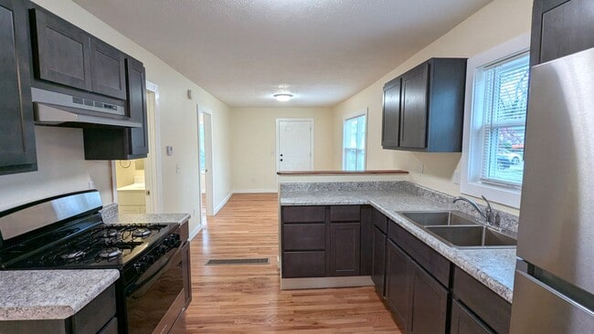 Building Photo - 764 Louis Ave