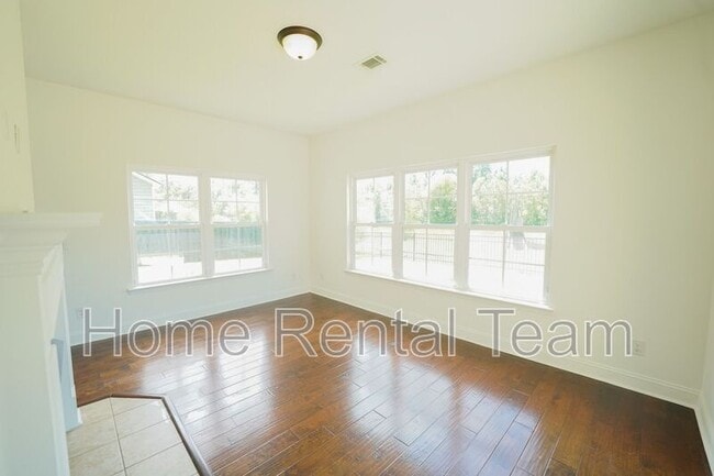 Building Photo - 75 Sailmaker Ln